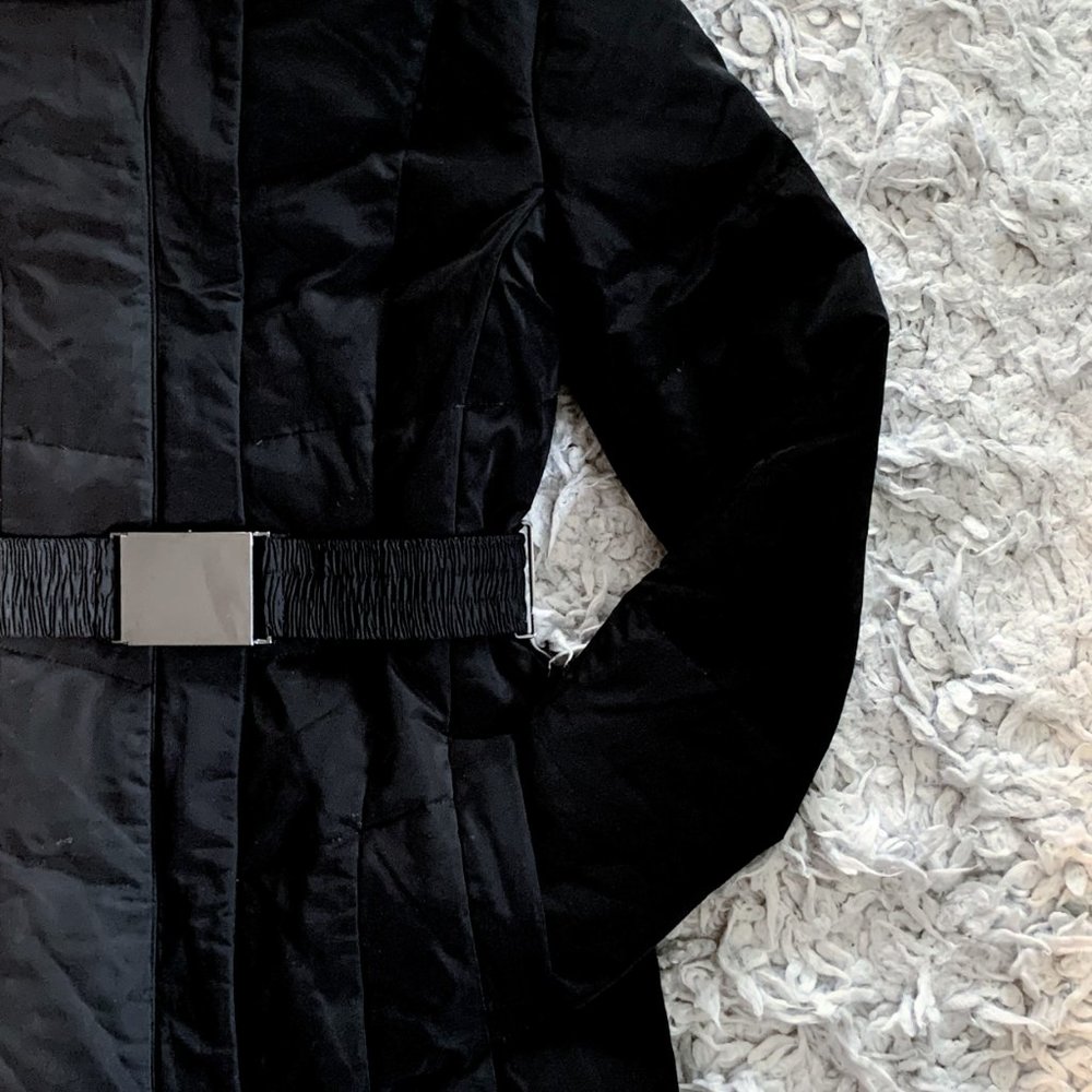 Zara Stylish Black Fitted Puffer Coat with Belt - Picture 2 of 11